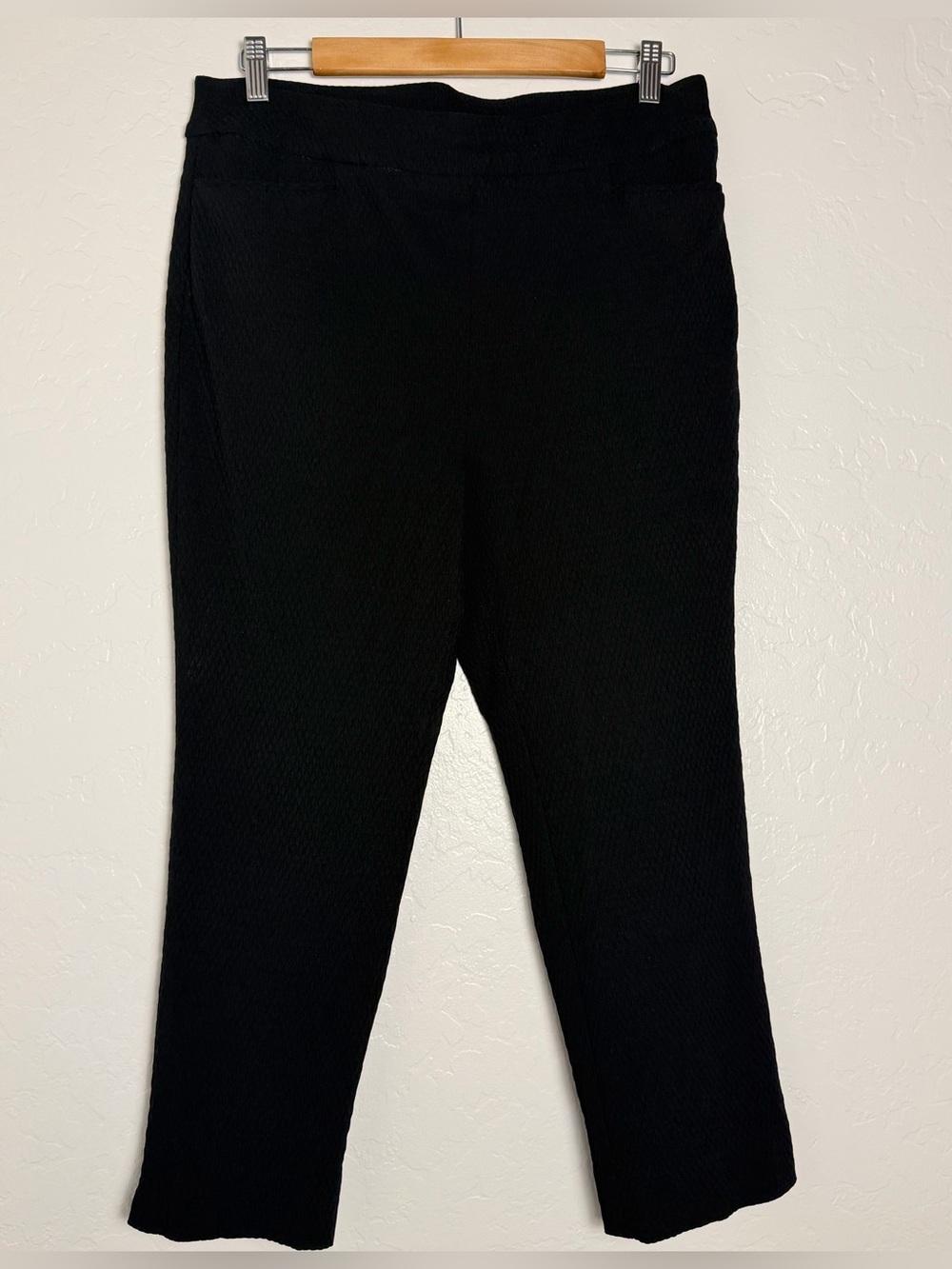 Chico's Womens 12/L trousers Black textured Pull-On Cropped Ankle Slim Fit Pants